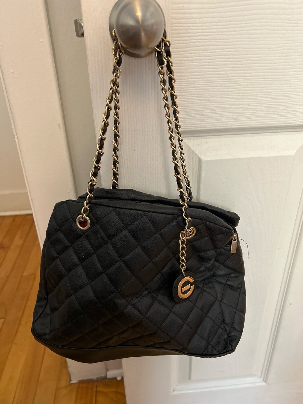 Elizabeth Grant Black Quilted Shoulder Bag